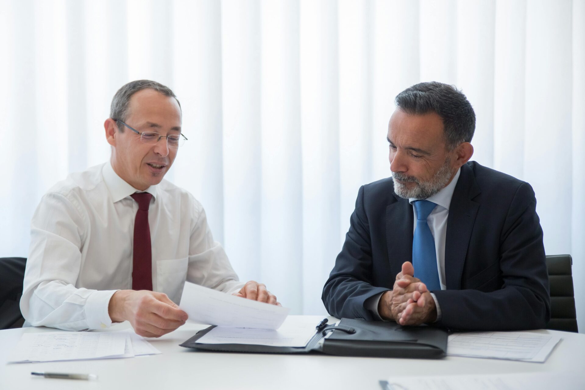 What Exactly Does a Management Consultant Do? What Exactly Does a Management Consultant Do?