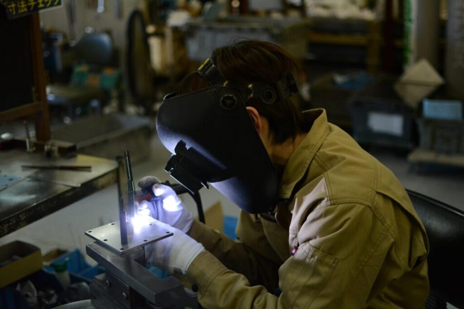 OEM Supply Chain Consulting Guide: 2025 Resilience, Cost, Quality, Delivery and ESG OEM Supply Chain Consulting Guide: 2025 Resilience, Cost, Quality, Delivery and ESG