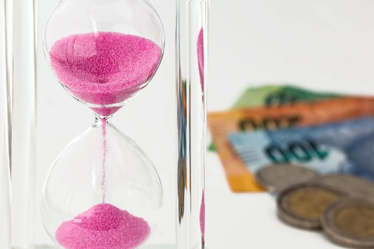 Risk Management Consulting for Strategy, Governance & Measurable Control Hourglass with sand